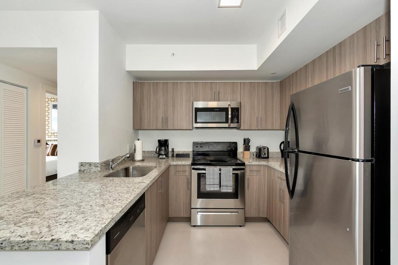 Roami At Grove 27 Apartment Miami Bagian luar foto