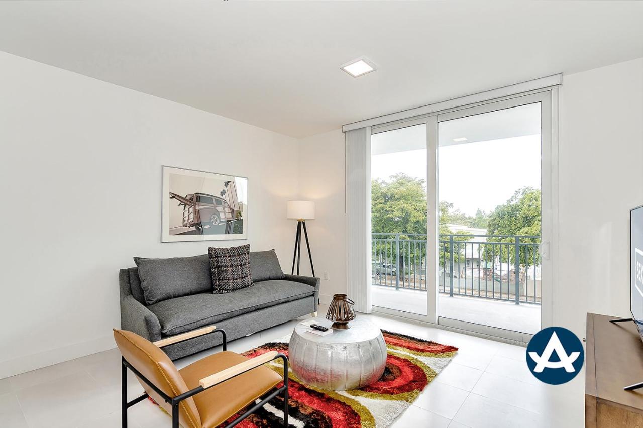 Roami At Grove 27 Apartment Miami Bagian luar foto