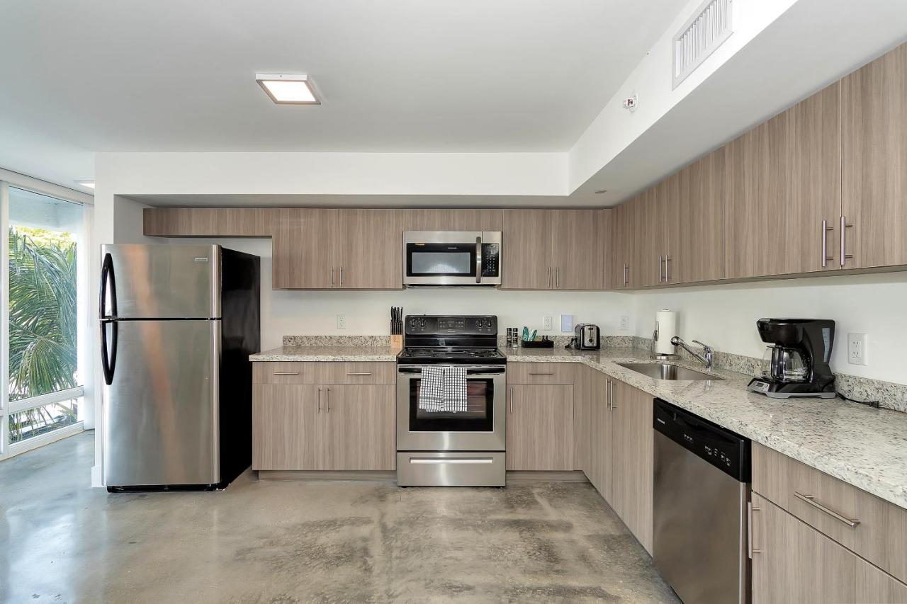 Roami At Grove 27 Apartment Miami Bagian luar foto