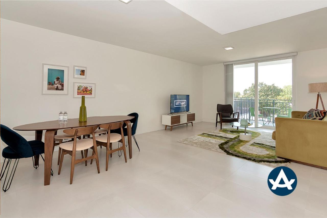 Roami At Grove 27 Apartment Miami Bagian luar foto