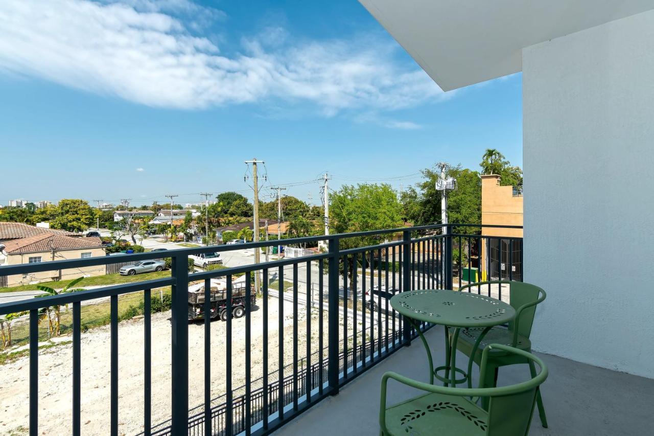 Roami At Grove 27 Apartment Miami Bagian luar foto