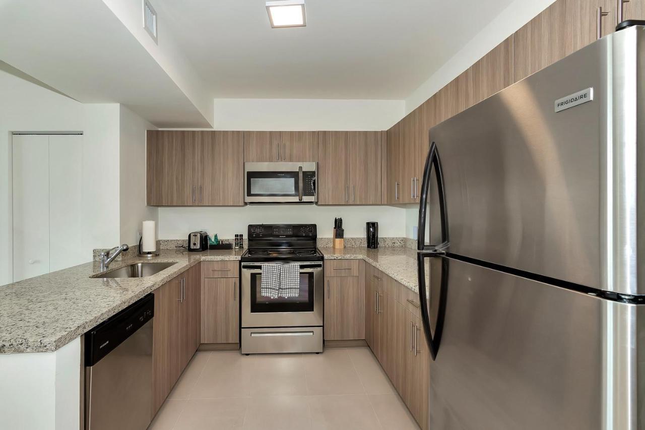 Roami At Grove 27 Apartment Miami Bagian luar foto