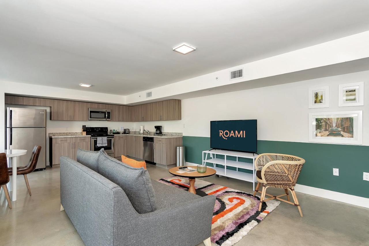 Roami At Grove 27 Apartment Miami Bagian luar foto