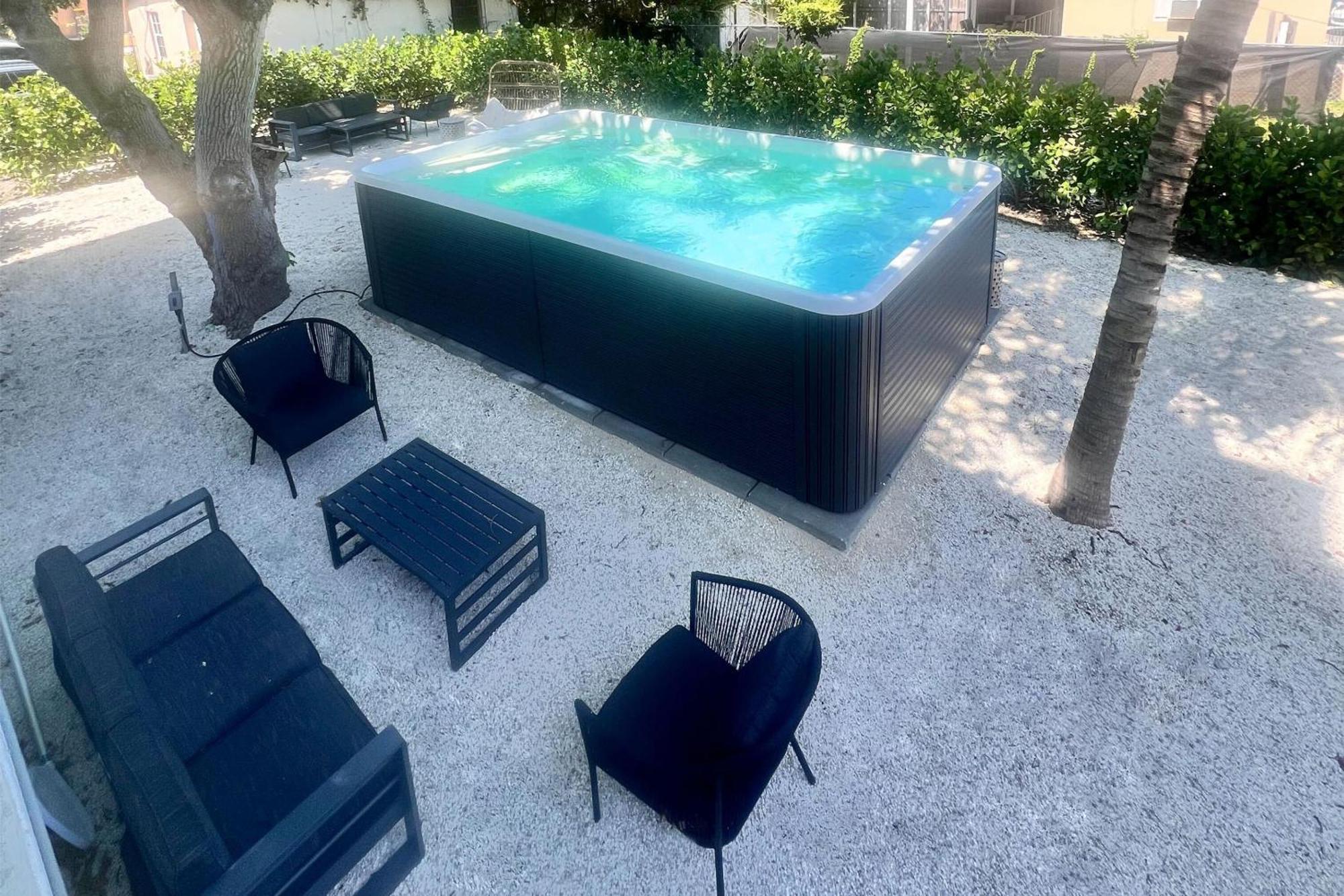 Roami At Grove 27 Apartment Miami Bagian luar foto