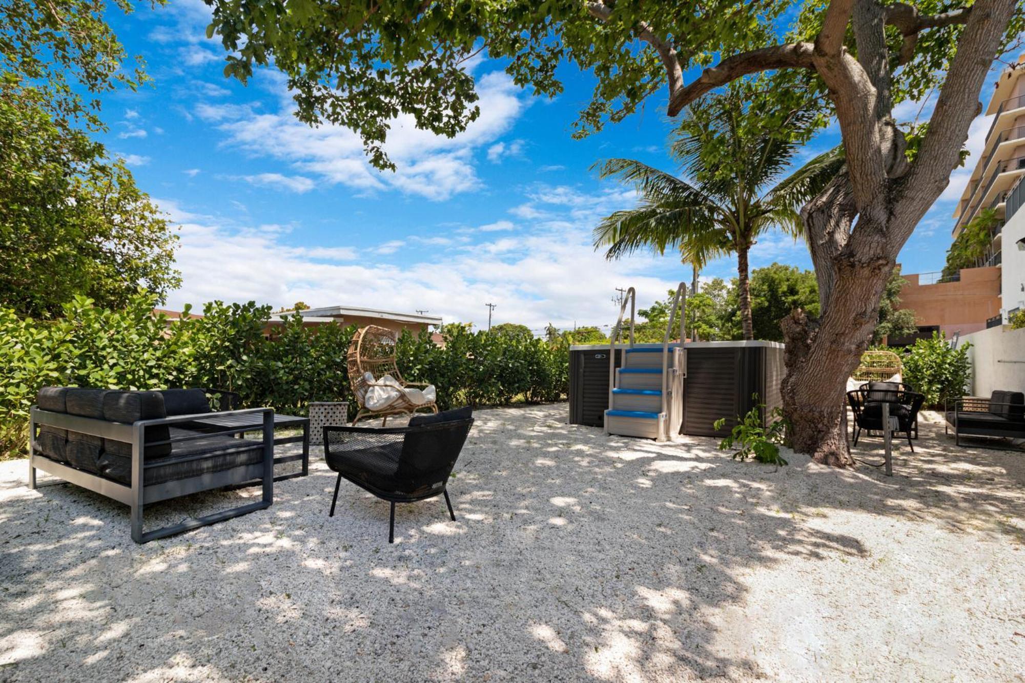 Roami At Grove 27 Apartment Miami Bagian luar foto