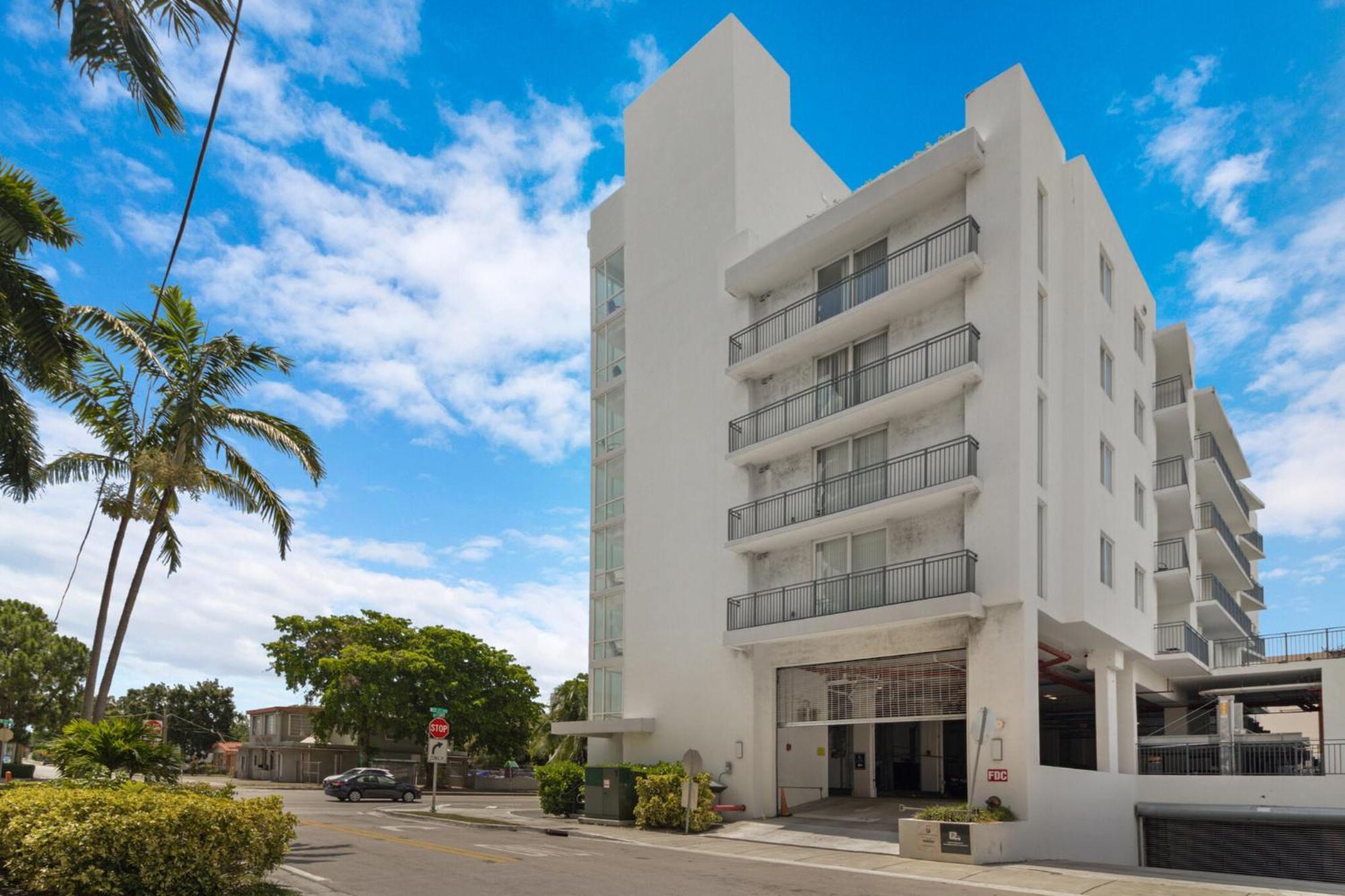 Roami At Grove 27 Apartment Miami Bagian luar foto