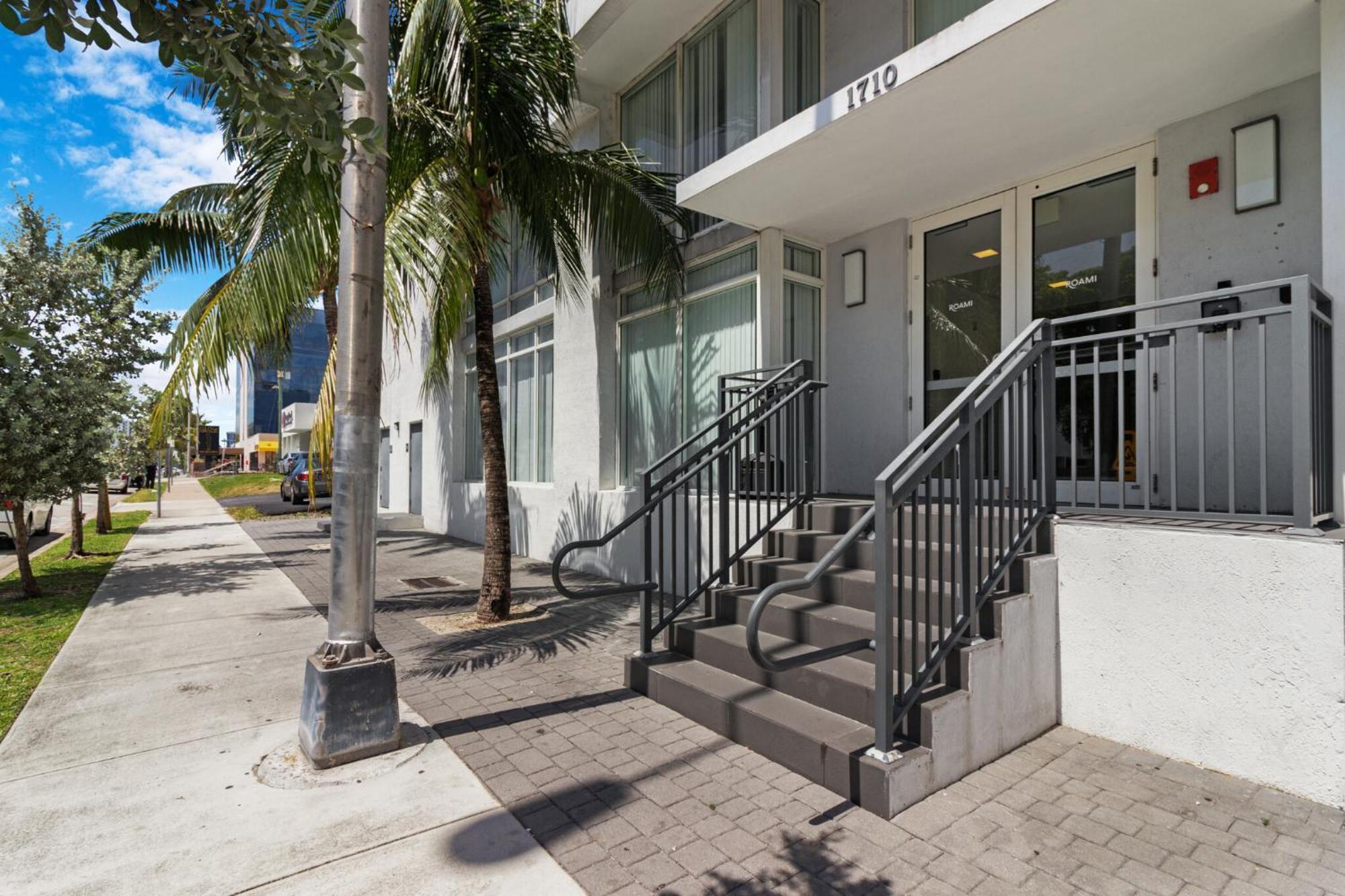 Roami At Grove 27 Apartment Miami Bagian luar foto