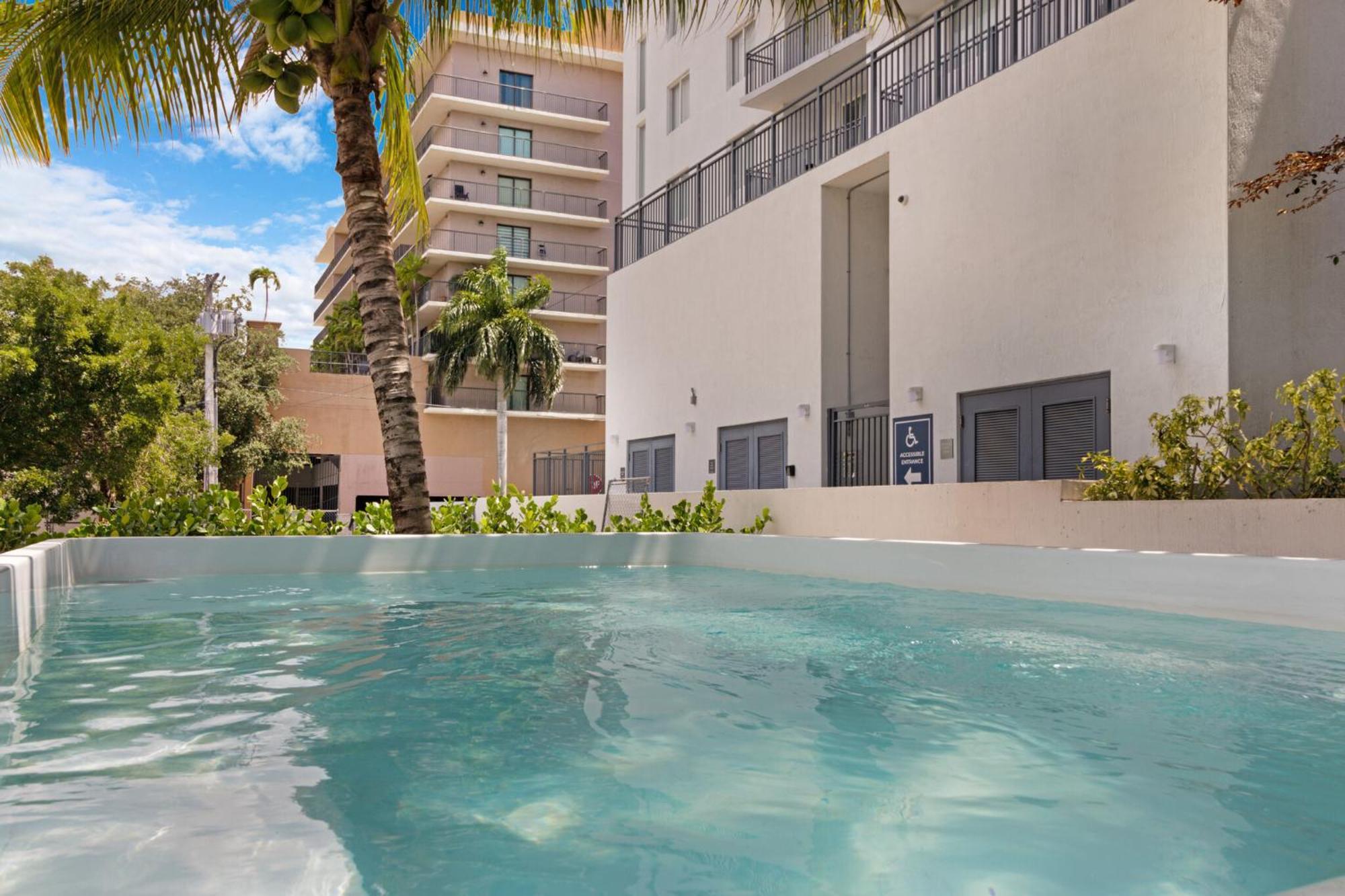 Roami At Grove 27 Apartment Miami Bagian luar foto