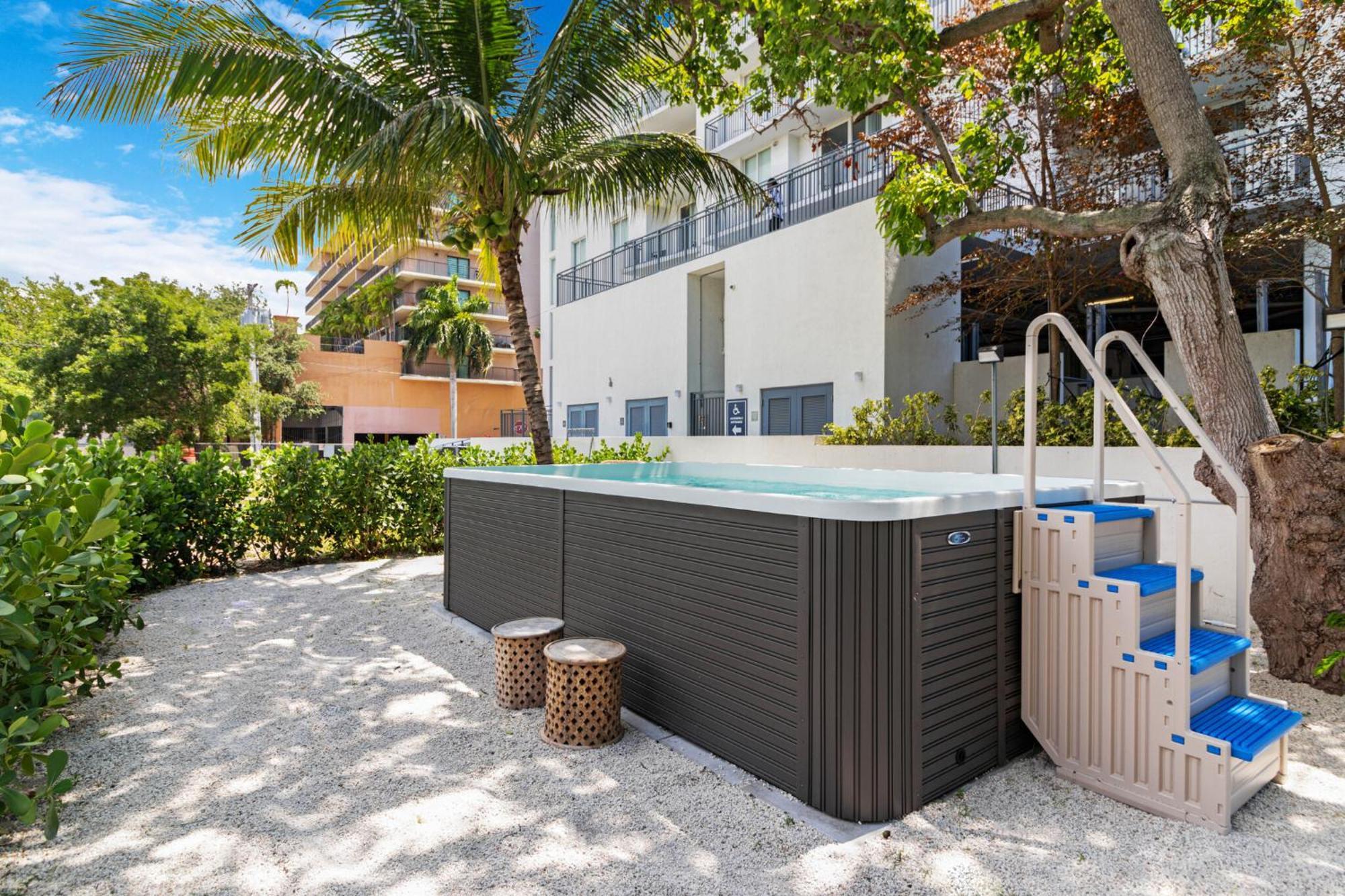Roami At Grove 27 Apartment Miami Bagian luar foto