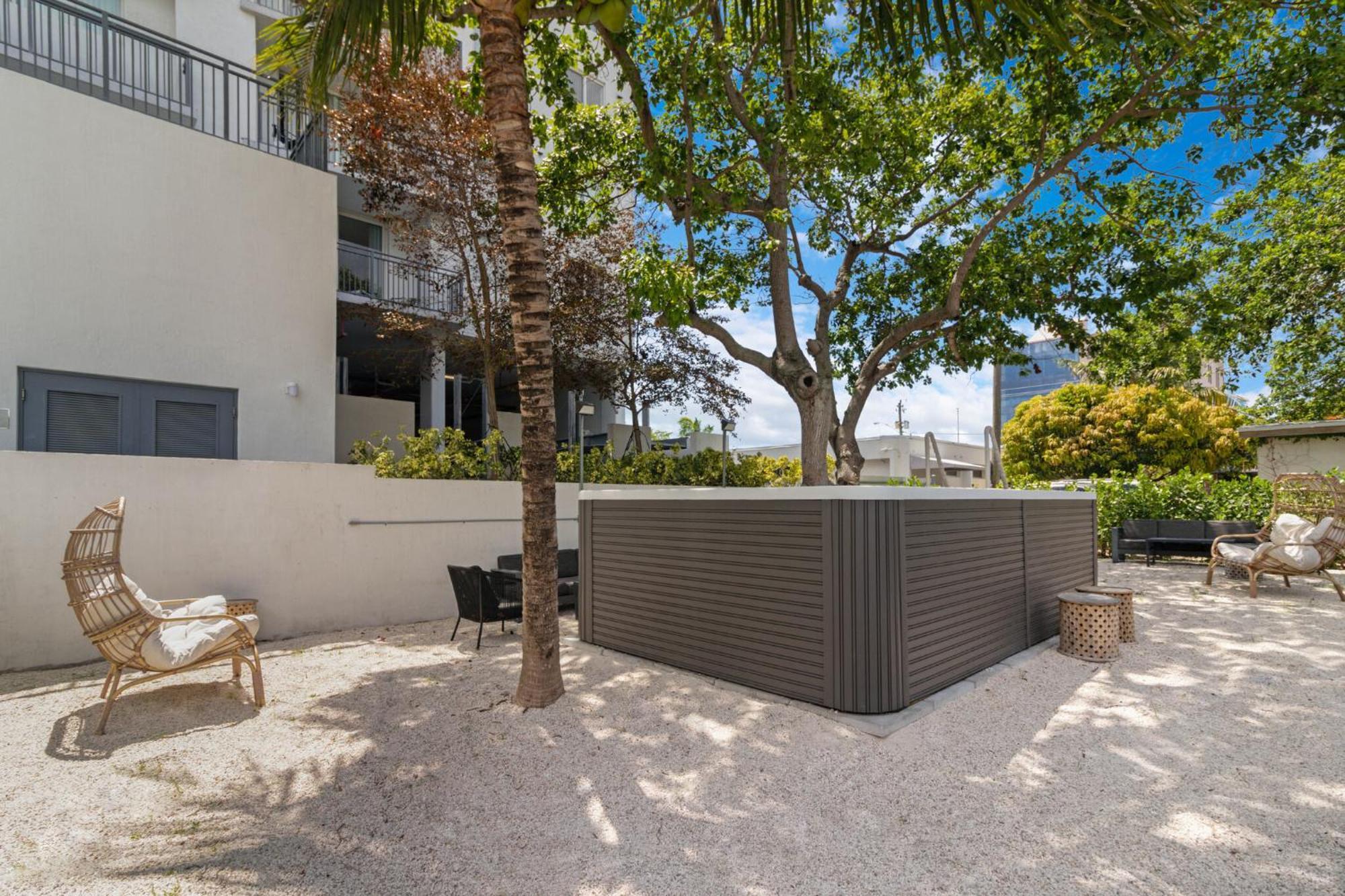 Roami At Grove 27 Apartment Miami Bagian luar foto