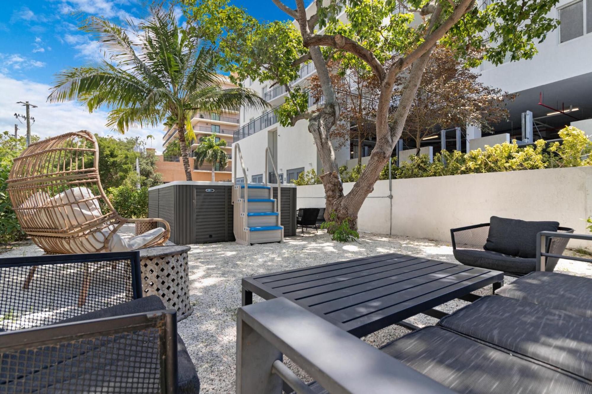 Roami At Grove 27 Apartment Miami Bagian luar foto